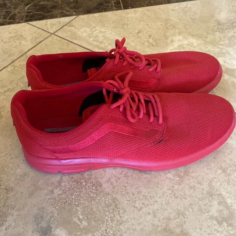Never worn men’s Vans low-top all red sneakers
